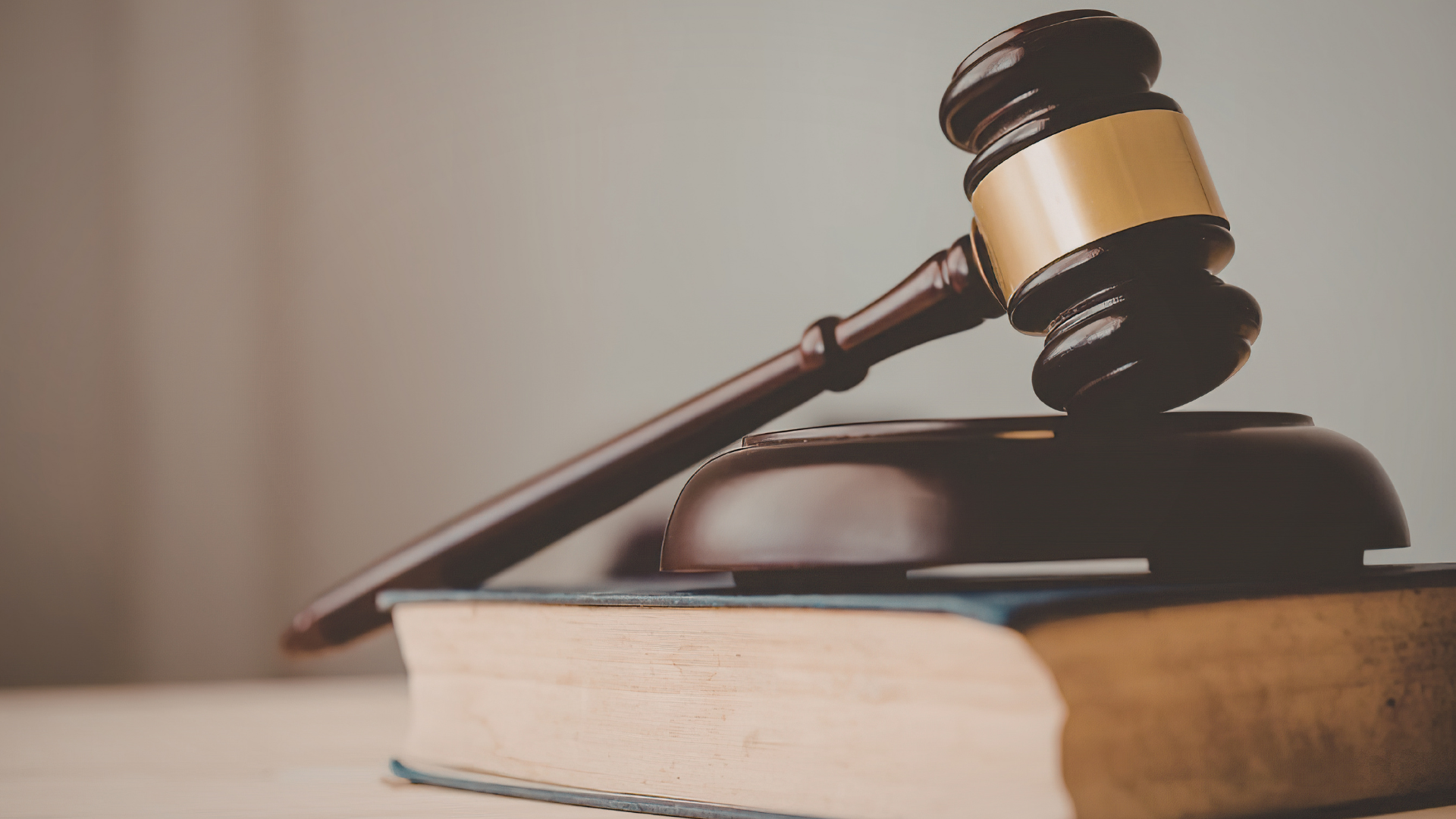 How Personal Injury Attorneys in Santa Clarita Help Injured Pedestrians