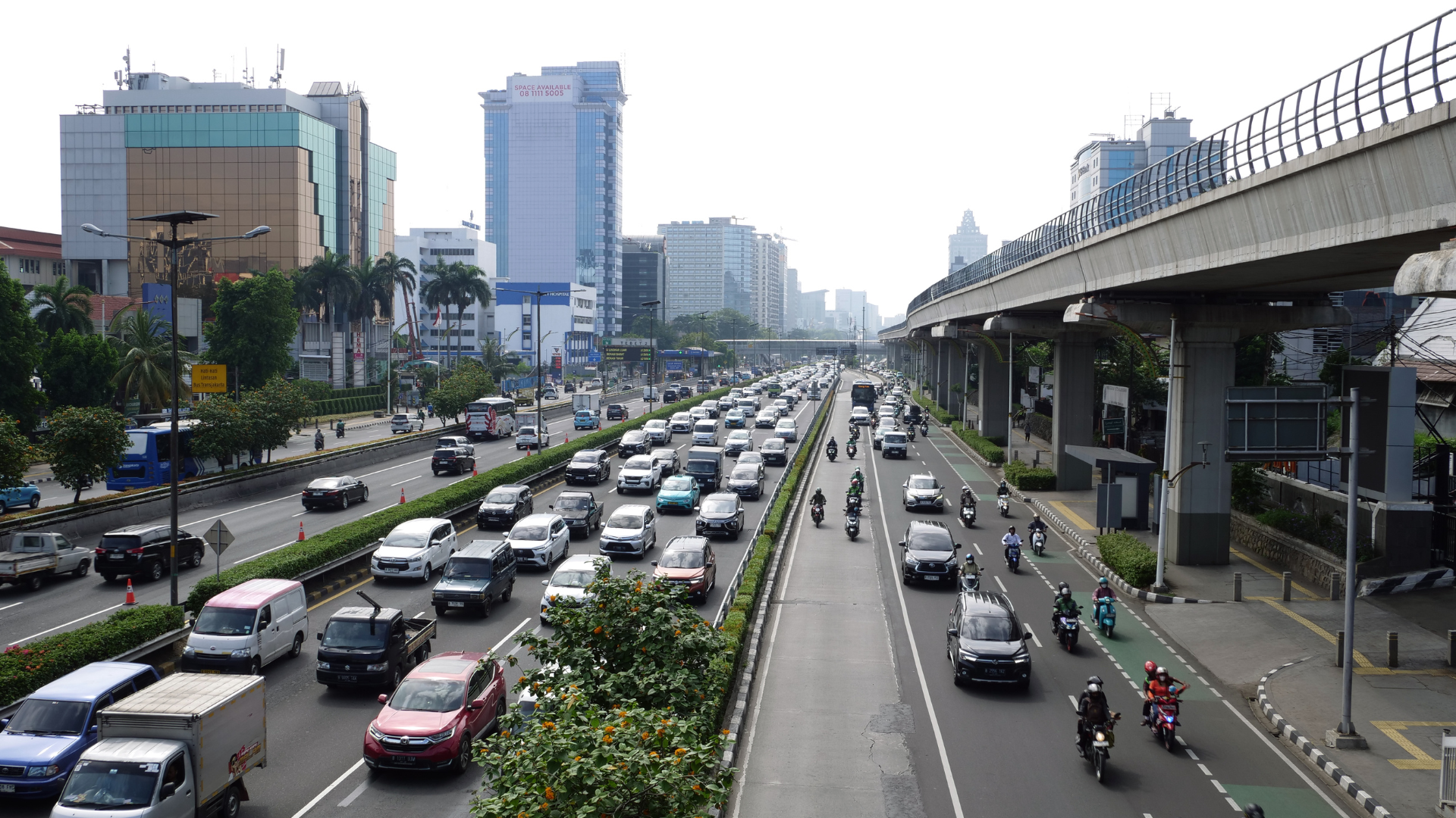 Multi-Vehicle Ontario Crash Stalls Traffic on 10 Freeway